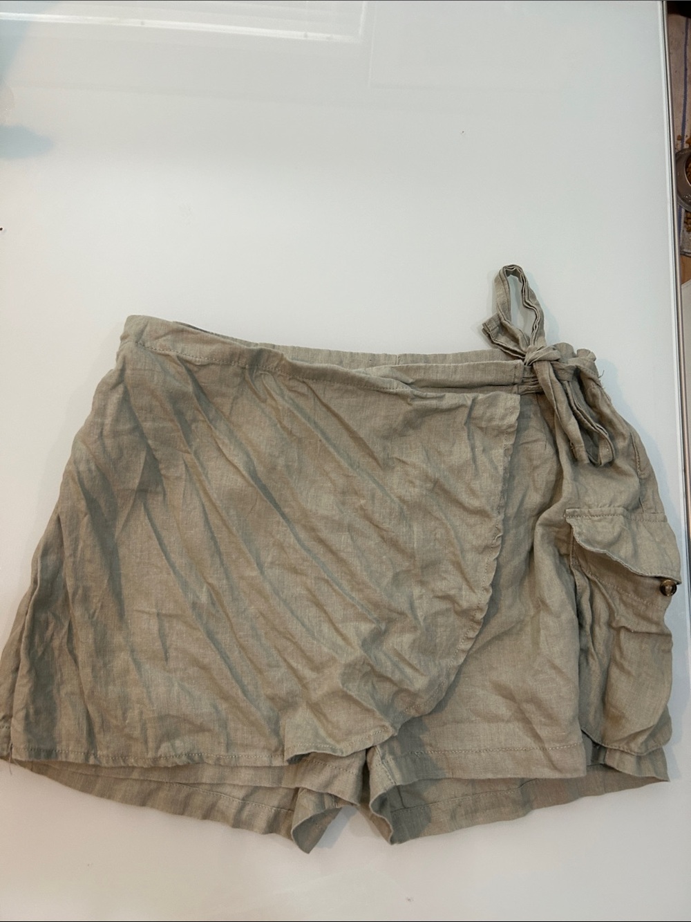 Women’s Wrap-Style Linen skort Shorts in Light greenish Khaki Joie